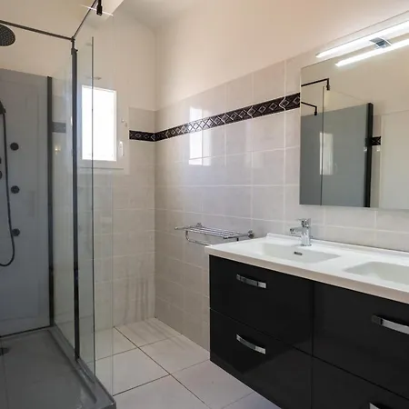 T4 A 450m De La Avec Clim Et Wifi Villa *